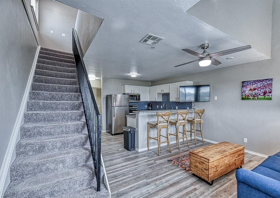 1st image of 1230 SE 12th St #1316