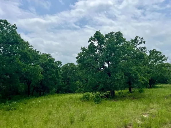 28 Kilkenny Rd, Poolville, TX 76487