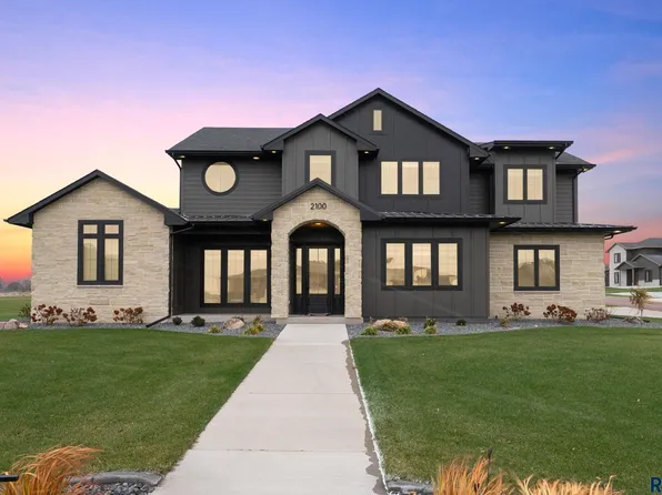 2100 N Marlowe Ave, Sioux Falls, SD 57110