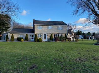 98 Mystery Farms Dr, Cranston, RI 02921