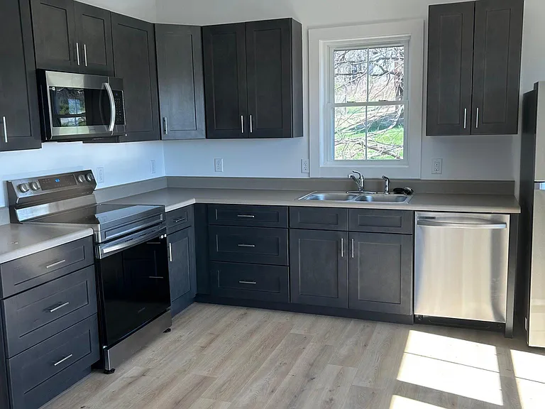 52 Chestnut Ridge Ave — Photo 2