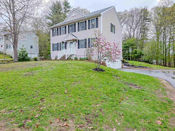 68 Waterford Drive, Sandown, NH 03873