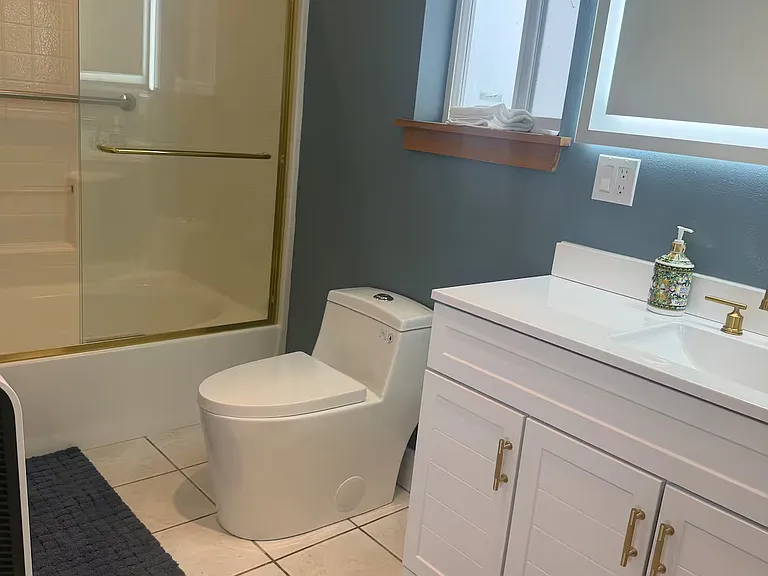 16226 Larch Way #2 — Photo 23