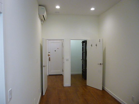 5th image of 252 W 73rd St #2