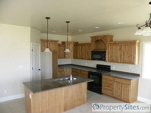 2nd image of 3888 Beacon Dr