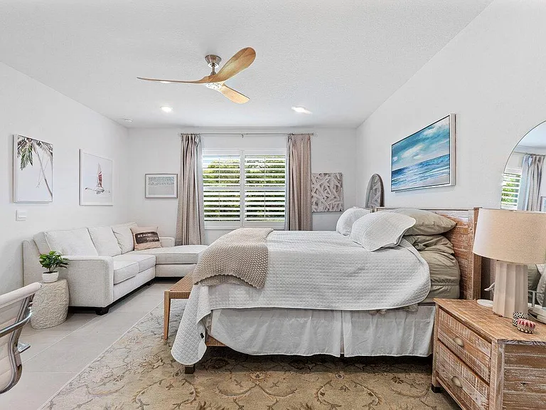 1991 NE Ocean Dunes Dr — Photo 3
