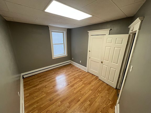 2nd image of 443-445 Scott St #1R