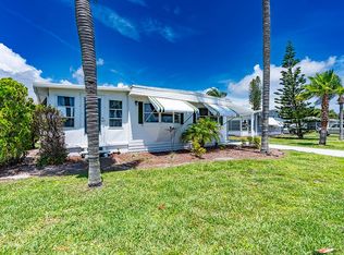 5 Casa Rio Rd, Pt Saint Lucie, FL 34952