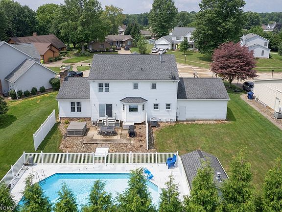 4th image of 445 Blossom Cir