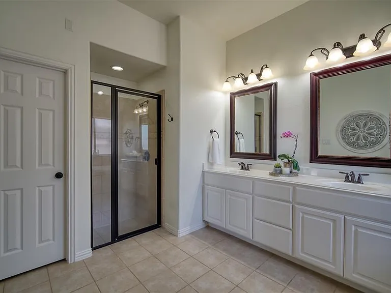 203 N Vershire Cir — Photo 9