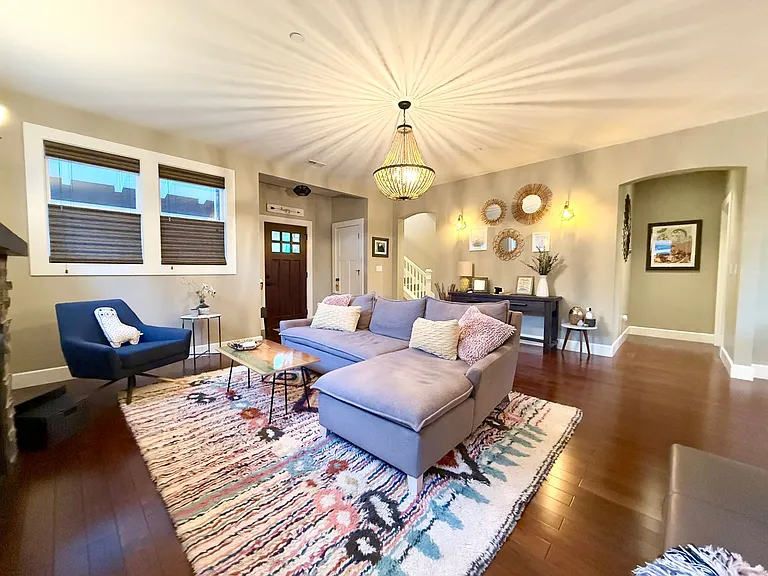 251 San Pedro Ave — Photo 4