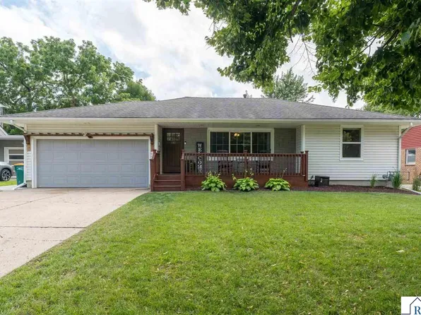 1302 Levison St, Albert Lea, MN 56007