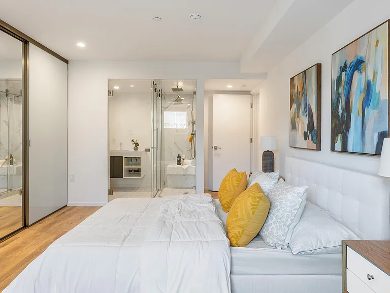 916 Westbourne Dr #203 — Photo 6
