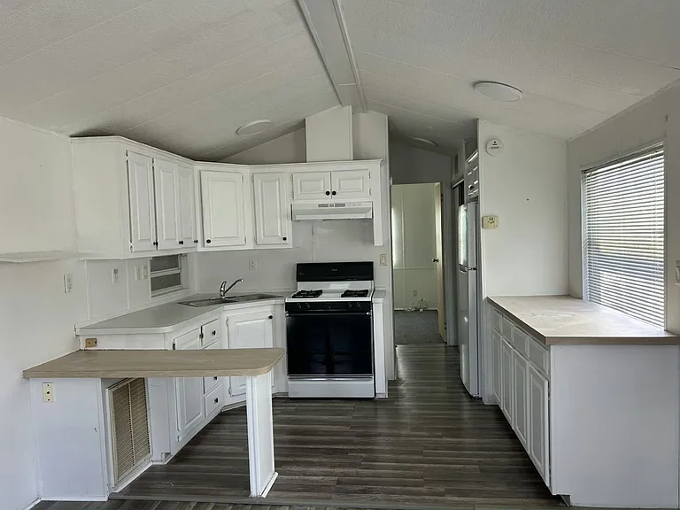 Lake Bambi MH & RV Park — Photo 34