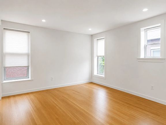 2nd image of 183 Guernsey St #3RR