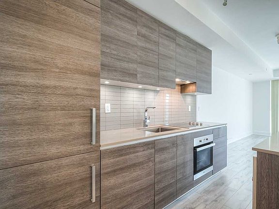 5th image of 200 Bloor St W #602