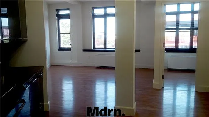 Rented by Mdrn Residential | media 75