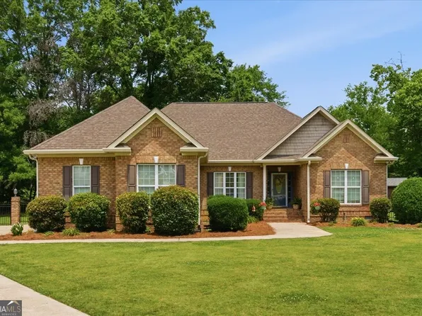4 Joy Ln, Cedartown, GA 30125