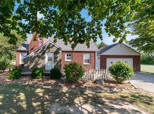 5840 Oakhill Ave NE, Louisville, OH 44641