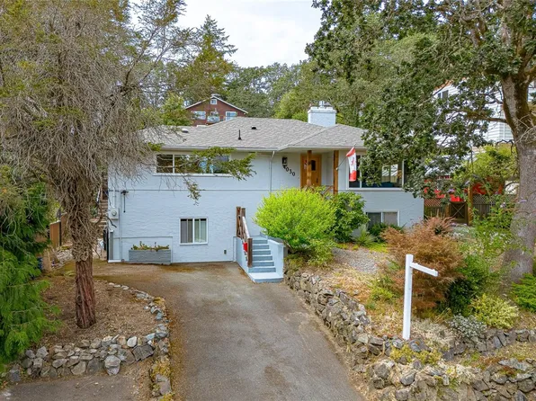 4030 Grange Rd, Saanich, BC V8Z 4V3