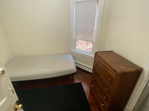 1639 5th Ave APT 3, Troy, NY 12180