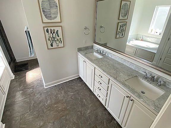 4th image of 1153 Centennial Ct