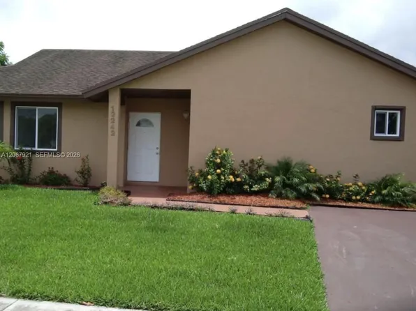 12242 SW 210th St, Miami, FL 33177
