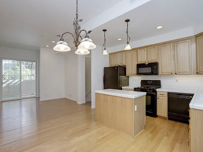 725 Northrup St — Photo 6