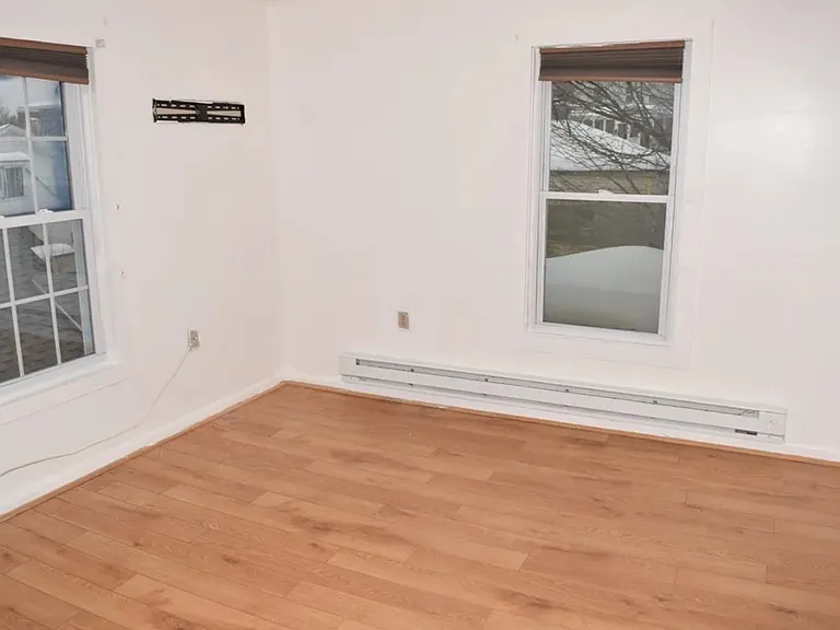 64-66 Circular Ave #64-66 — Photo 17