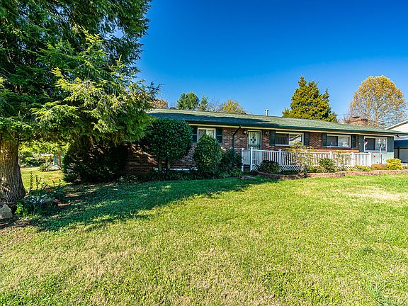 3rd image of 11129 Farr Dr