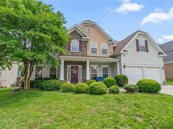 1610 Lakefield Dr, Clemmons, NC 27012