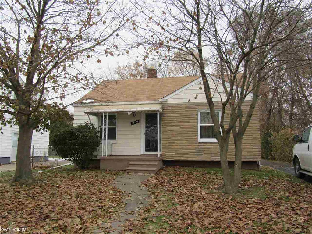 14979 Lincoln Ave photo 1