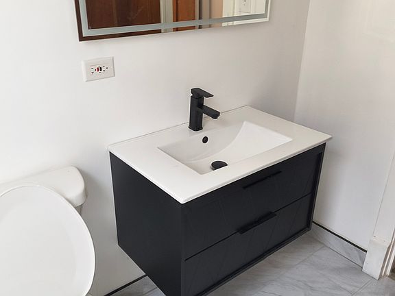 5th image of 1144 N Mayfield Ave #2