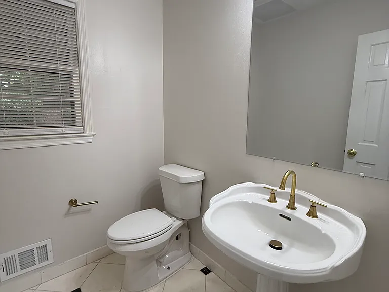 1863 Withmere Way — Photo 4