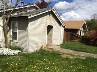 1122 W 11th St, Medford, OR
