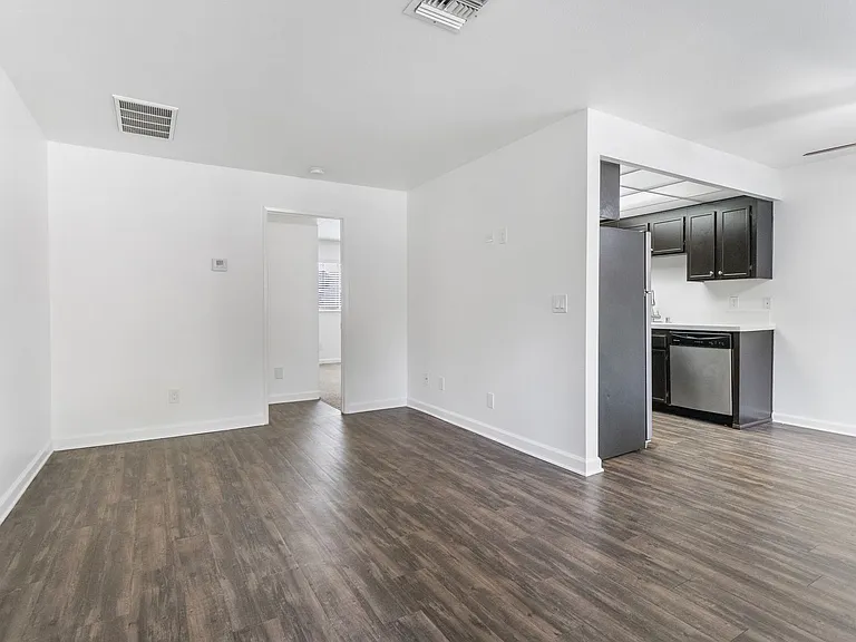 Bonita Heights Apartments — Photo 6