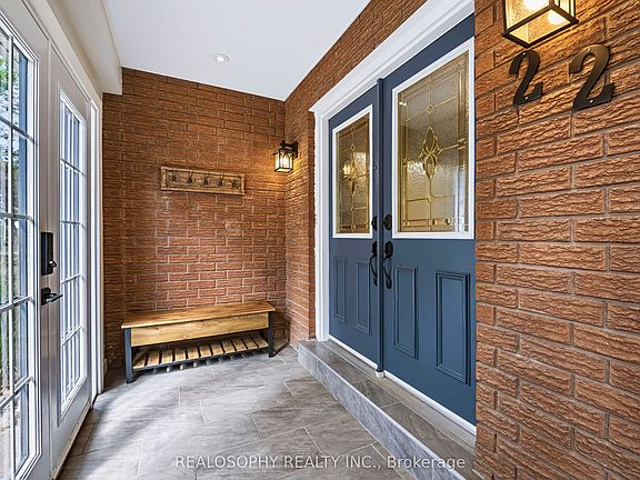 3rd image of 22 Murray St