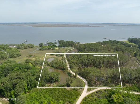 12 Piney Ln, Beaufort, SC 29907
