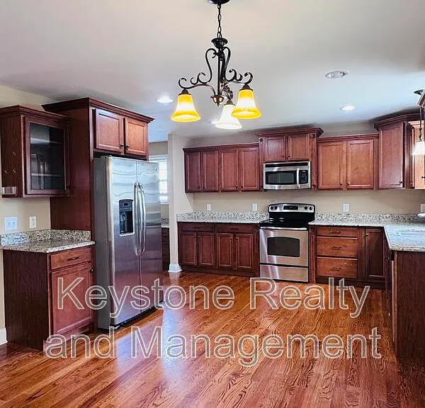 2469 Senseney Dr — Photo 3