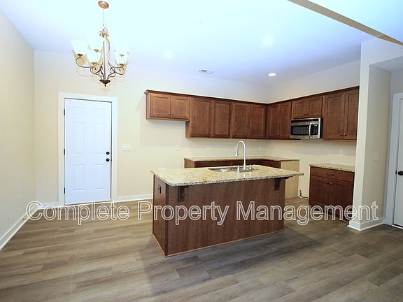 4th image of 20478 Castle Ridge Rd