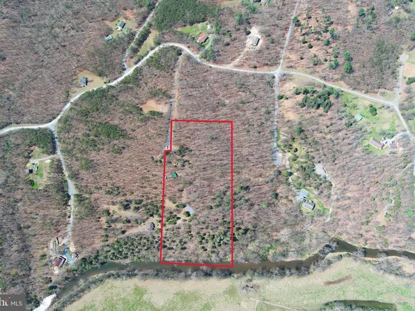 217 Trapper Ln, Augusta, WV 26704