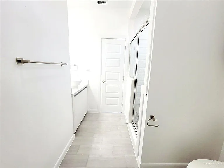 2201 S Pamplona St #4 — Photo 16