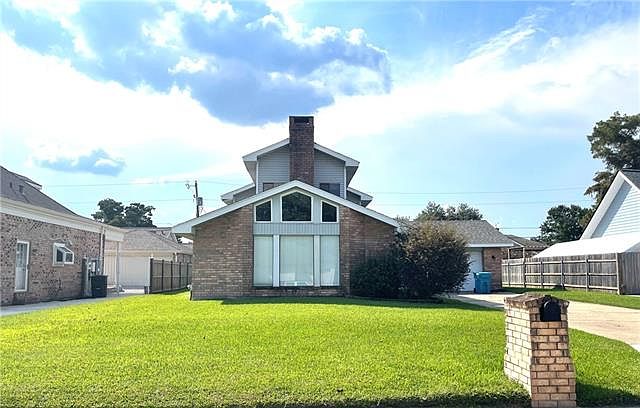 1st image of 215 Dunleith Dr
