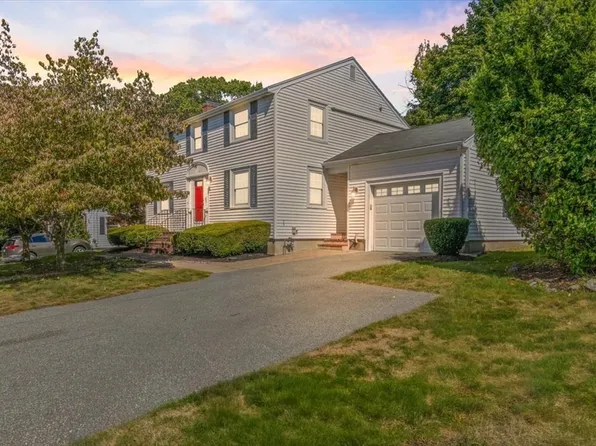 12 Lawndale Rd, Stoneham, MA 02180