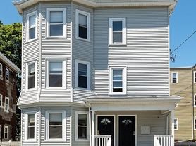 77 Nightingale St, Dorchester Center, MA
