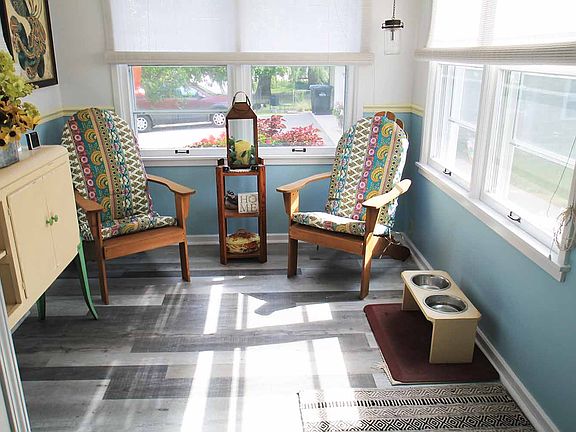 2nd image of 506 S Oxford Ave