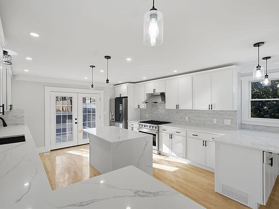 2nd image of 442 High St