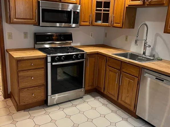 7 Gorham Rd #2L, Medford, MA 02155