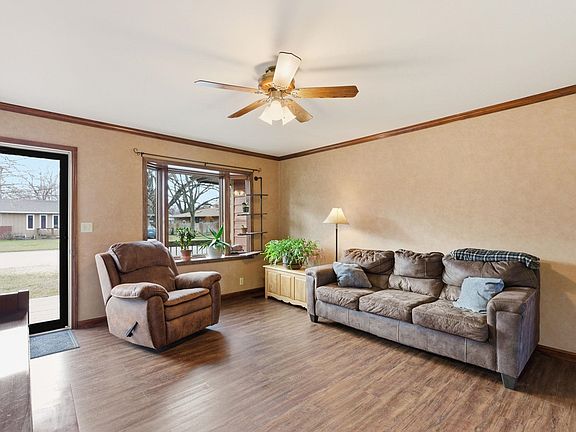 5th image of 801 Random Rd