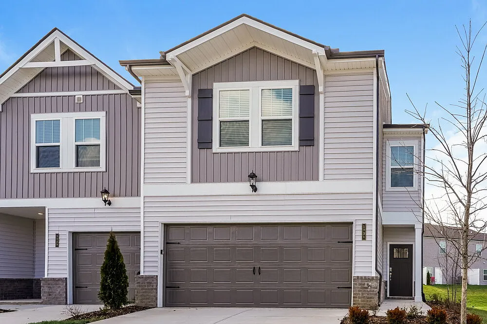 3 bed, 2.5 bath, 1834 sqft, $2,065 — Photo 1